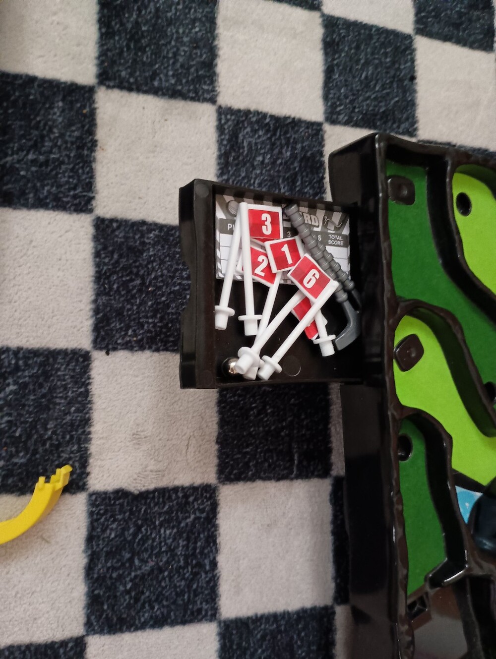 Arcade Mini Mini Golf Set Toy - Picture 9 of 14